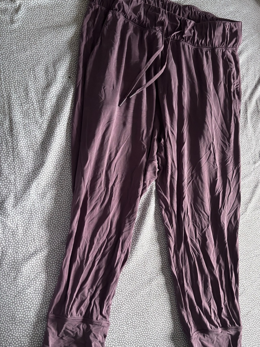Lululemon Lost in Leisure Crop Joggers